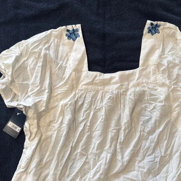 Embroidered White and Blue Women's Top - Picture 5 of 5